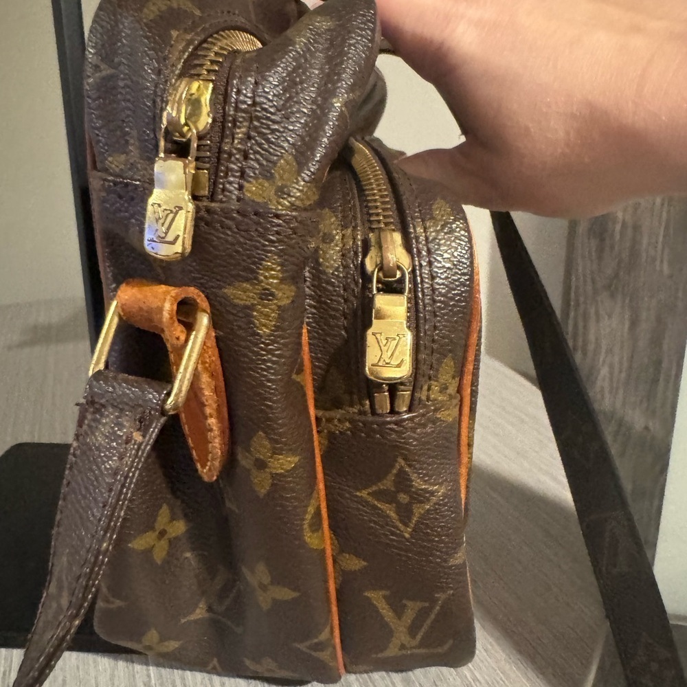 Louis Vuitton Monogram Nil Crossbody - Picture 7 of 14